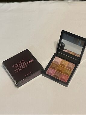 mark. Touch & Glow Palette — Pink & Gold Tones